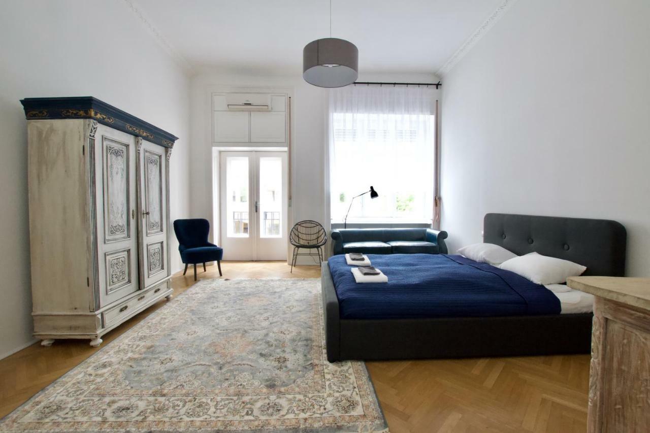 Luxury Apartment By Hi5 - Oktober 6 Street Budapest Kültér fotó