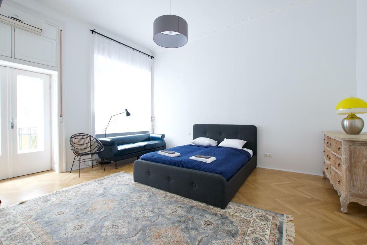 Luxury Apartment By Hi5 - Oktober 6 Street Budapest Kültér fotó